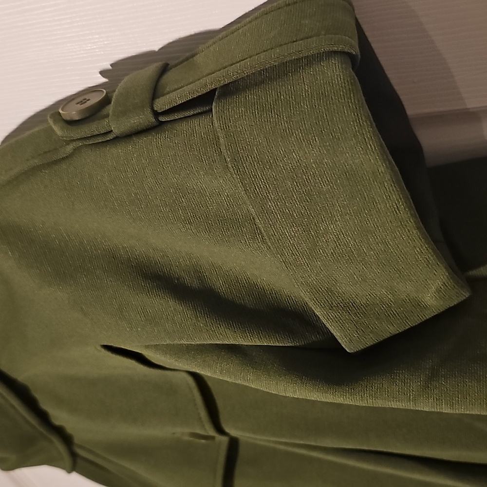 Ann Taylor LOFT Olive Green Short-Sleeve Blazer – Size 6 - Picture 5 of 6